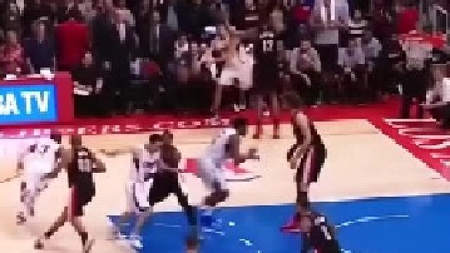 小乔丹走神失篮板，保罗暴怒跺脚