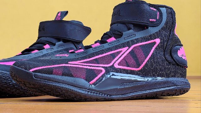 欧文0代的鞋型 黑粉颜值确实帅