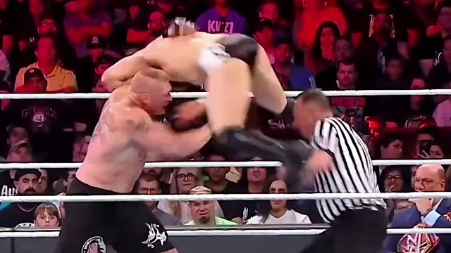 为什么WWE裁判都想被选手攻击