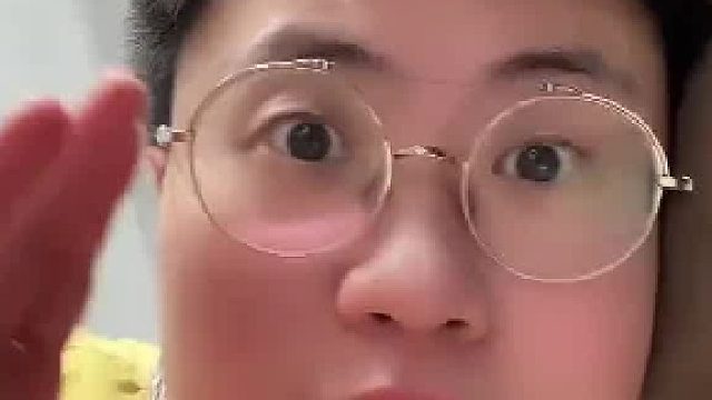 网友分享自己没穿内衣去打针的趣事，告诫大家去打针一定要穿内衣