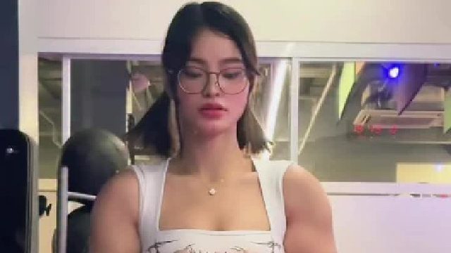 提升自己比迎合别人更有意义