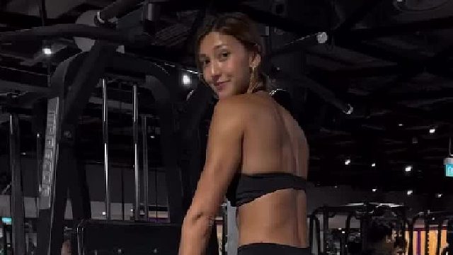 肌肉抖成筛糠 笑容依日坚强