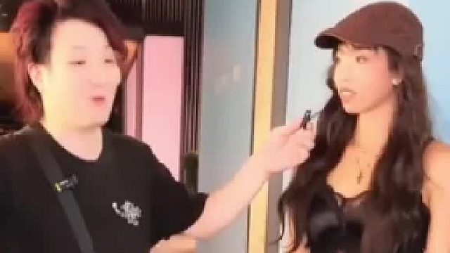 给你500万让你嫁一个老头，你愿意吗，美女的回答震惊所有人