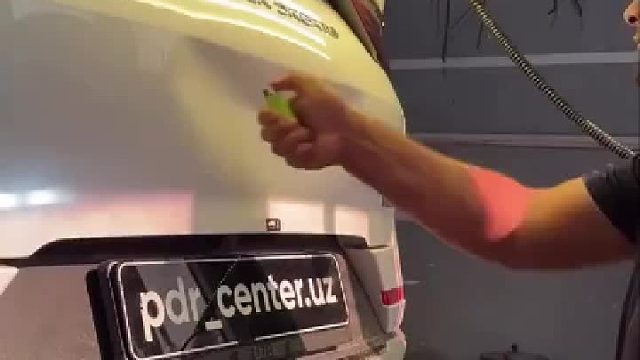 这个位置需要吸能所以很薄