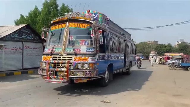 巴基斯坦师傅手搓巴士