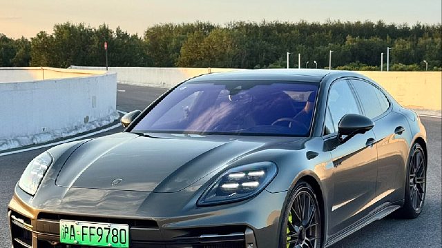 Panamera满足了我对「霸总」的全部幻想