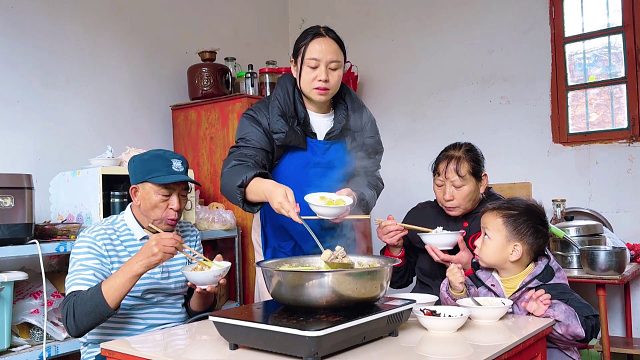 公公婆婆打工回来，儿子不在家，看儿媳如何待公婆