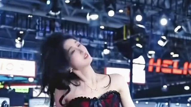 别老给那女的发消息 给我也发点