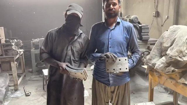 巴基斯坦师傅制作刹车片全过程