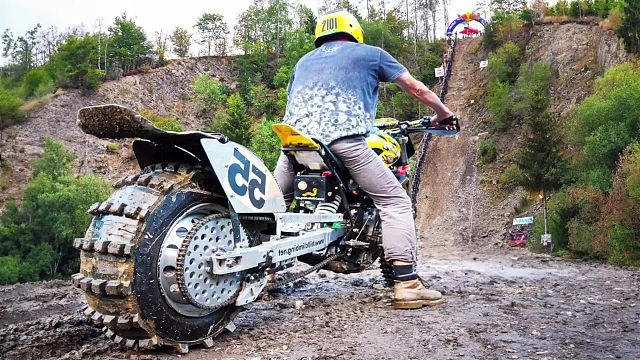 摩托车爬坡挑战，获得胜奖金百万 ，而且还能解锁算你厉害的头衔