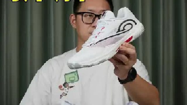 仅需两张！薄底快靴竟然是羽毛球鞋专属？