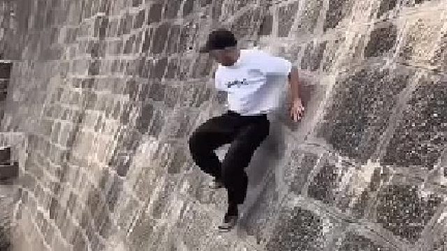 总要热爱点什么，才不会被无趣的生活所吞没