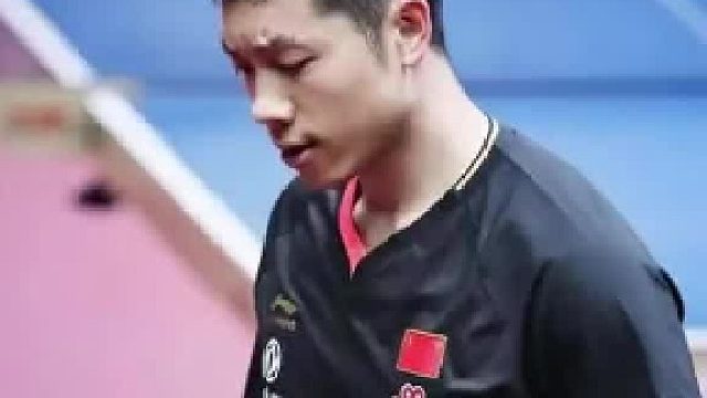 乒乓经典：许昕神仙球让外国解说直呼“靓仔”