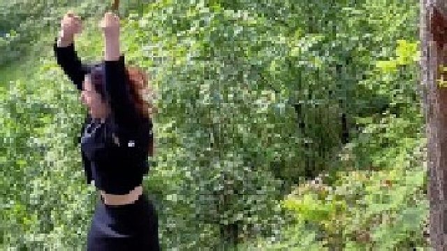 真实伤害“荡秋千”