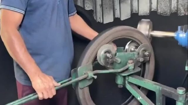 摩托车轮胎修复翻新全过程