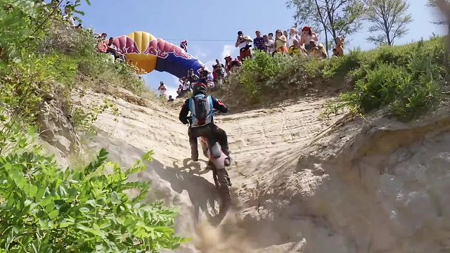 假如摩托车爬坡挑战，有段位的话，这至少也是个战神局吧