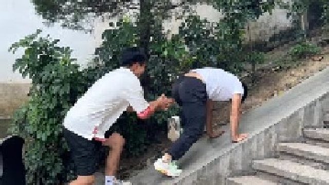 兄弟用这种方式帮助我