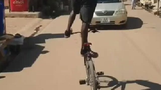 生命不该在沉默中腐朽，应该在激情中燃烧