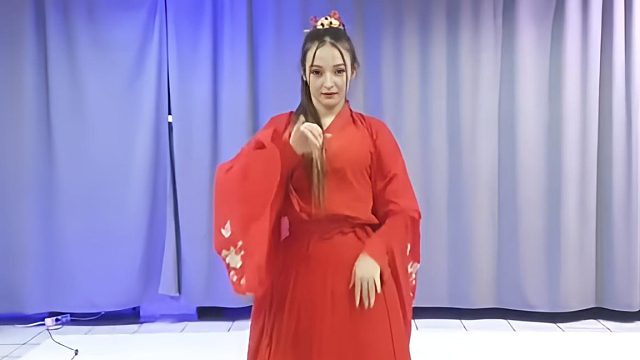 俄罗斯姑娘才艺表演24.03.03_空军(阿妮亚)03