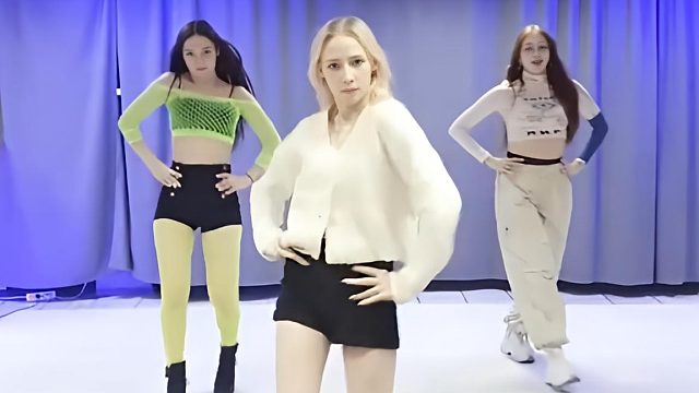 俄罗斯姑娘才艺表演24.03.03_团舞