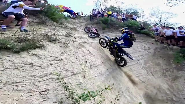 稍一失误就可能全村吃席的爬坡挑战，谁能到达坡顶，奖金10万