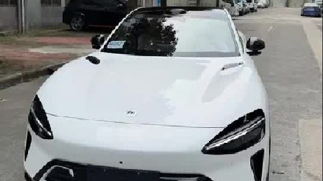 新款yu7标配救生锤？第一视角体验小米yu7新车落地贴全车隐形车衣