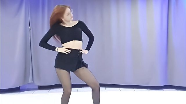 俄罗斯姑娘才艺表演24.03.05_静儿(拉达)02