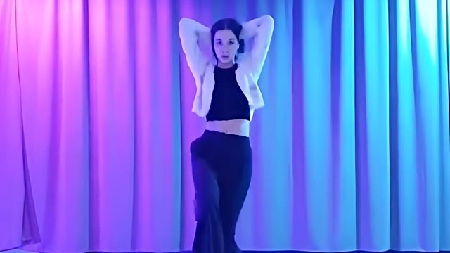 俄罗斯姑娘才艺表演24.03.05_女神