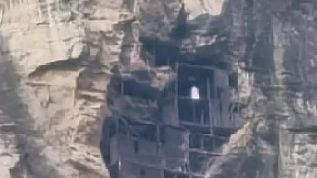 游客在武当山天仙洞疑似看见人类，“穿白色衣服还是长头发”