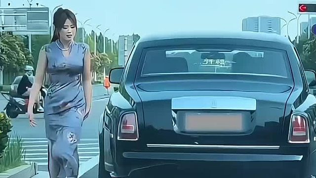 停车遇到这种情况简直是离谱了