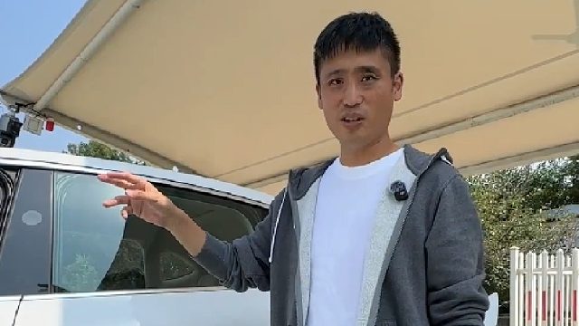 电车跑高速只剩0.1%电量！我居然...