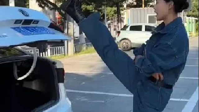 后备厢弹不起来，千万别着急去修理厂白花冤枉钱