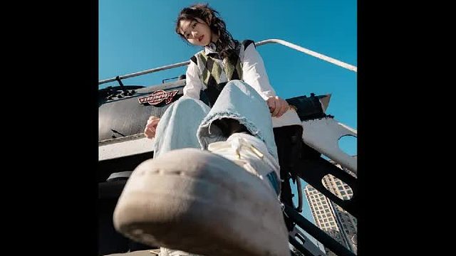 16mm广角镜头拍中二少女