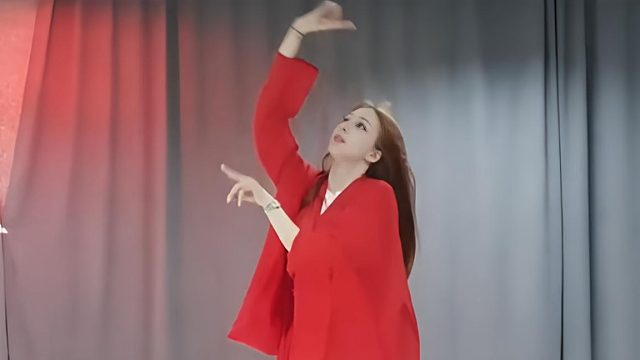 俄罗斯姑娘才艺表演24.03.10_静儿(拉达)04