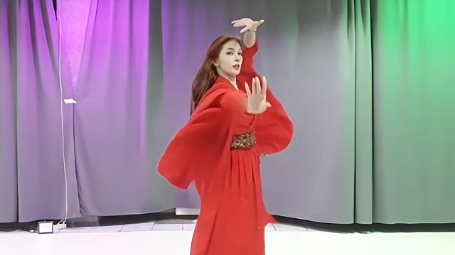 俄罗斯姑娘才艺表演24.03.10_静儿(拉达)06