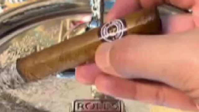 所以我爷身上就有雪茄味...