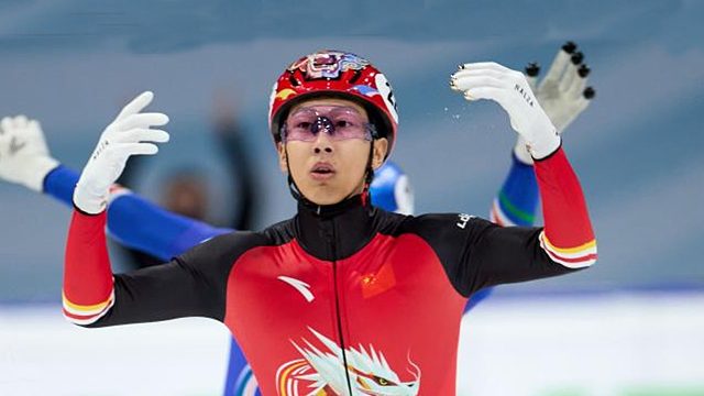 弯道反超！短道速滑世巡赛落后6米远，结果孙龙狂飙逆袭夺第一