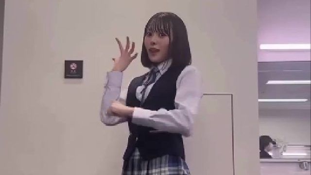 草莓牛奶甜甜圈 云朵中间转圈圈