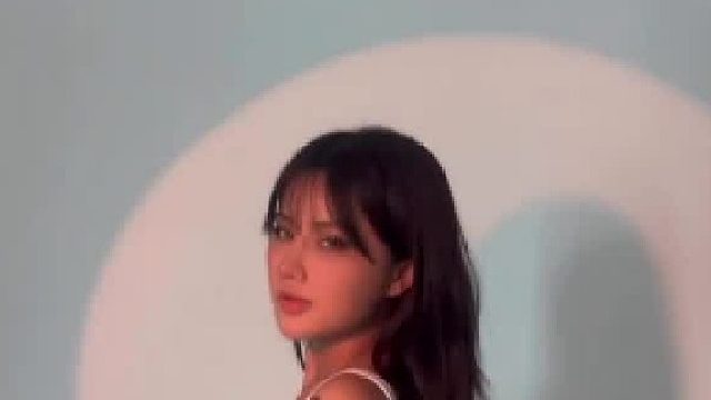 世外当观众，活得自由且轻松。