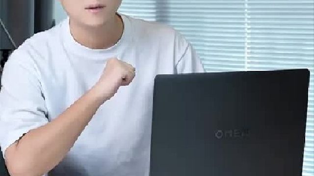 一台能让我在游戏和工作中自由切换的笔记本，真被我找到了？