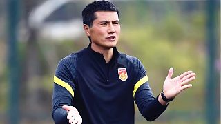 直言不諱！邵佳一批評年輕球員喝可樂，要和老球員學(xué)學(xué)好