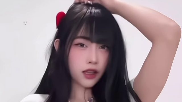 日子是崭新的，我们都别回头