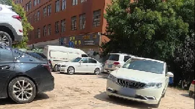 按喇叭加气，把变速箱抬下来很合理吧？