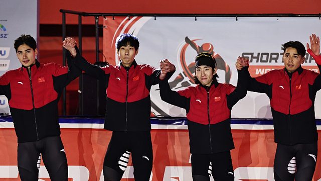 太燃了！接力中国队从最后一名上演逆袭，林孝埈上演最疯狂冲刺