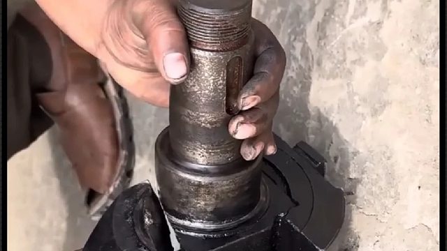 看老巴师傅如何维修损坏的曲轴的