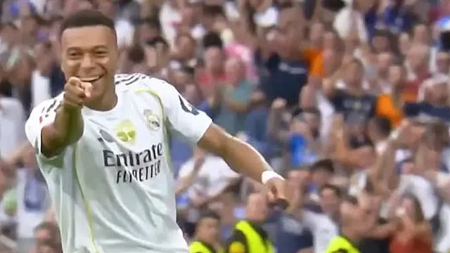 姆巴佩原地摆腿世界波破门