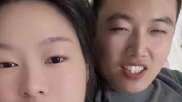 高奶奶的头 李奶奶的脚 郑奶奶的耳朵 (猜一姓氏）