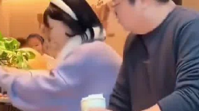 没想到她是这个反应，大哥连道歉都不说了