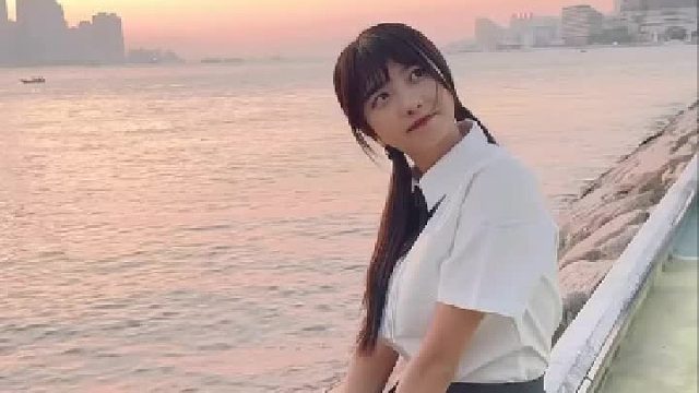 你漂亮的眼睛应该流幸福的眼泪