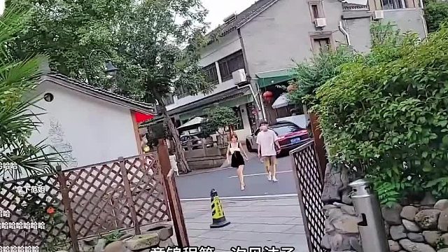 童第一次见沫子，刚坐下开口第一句就飙车